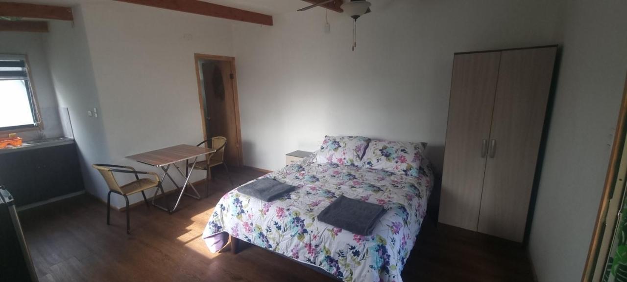 Hostal Henua Roa 2 Lägenhet Hanga Roa Exteriör bild